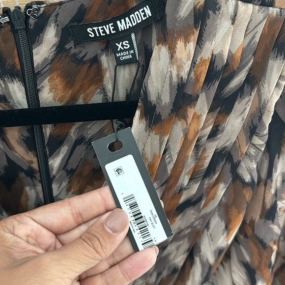 Steve Madden Rami Dress - Picture 5 of 5